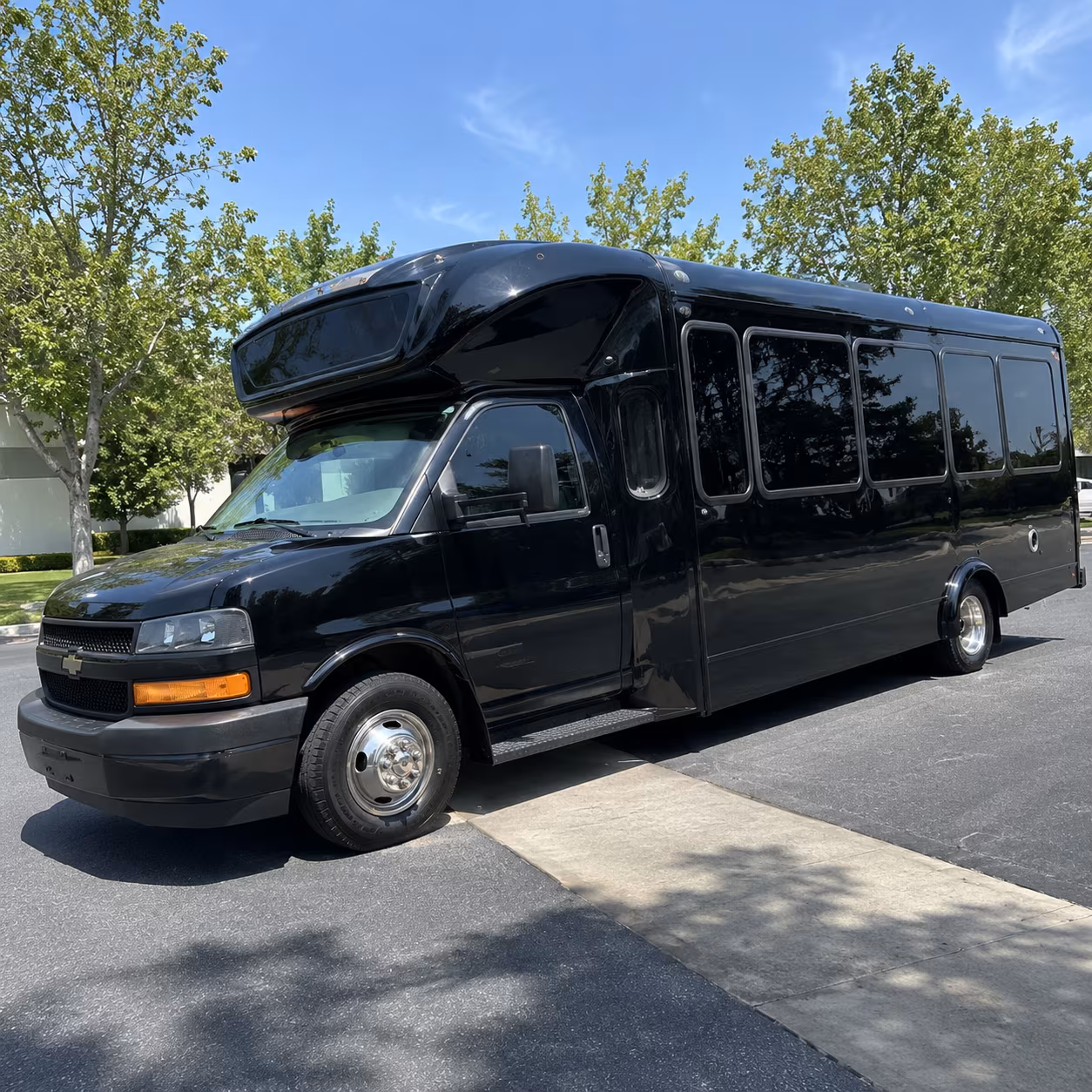 auburn 15 passenger party bus
